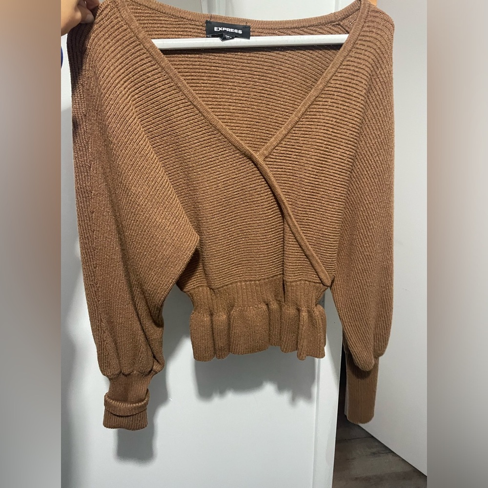Express Brown Ribbed V-Neck Cropped Sweater
